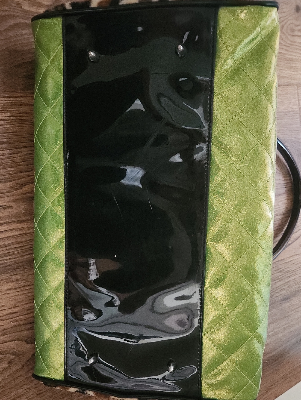 Lux de Ville Black Patent Shoulder Bag with Green Quilted Base - Picture 11 of 11